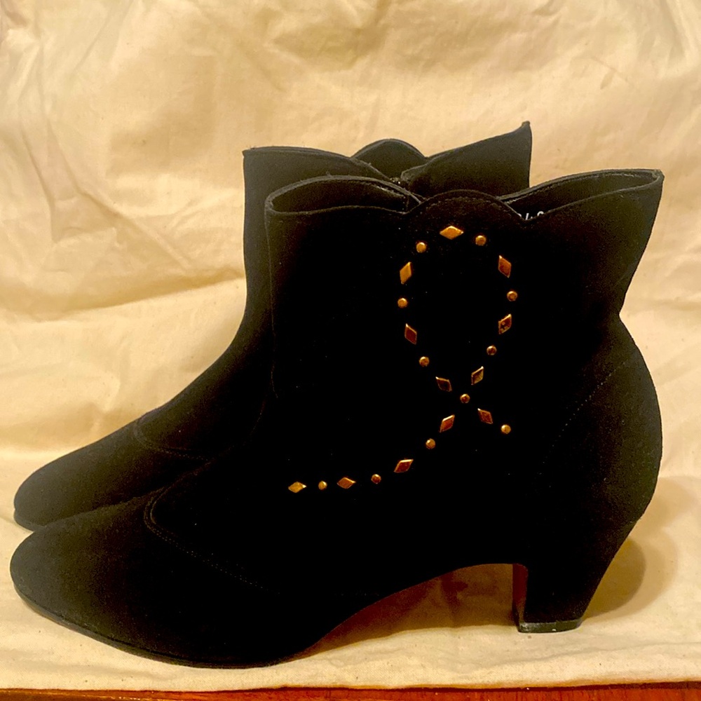 CALIFORNIA MAGDESIANS BOOTIES SZ 7